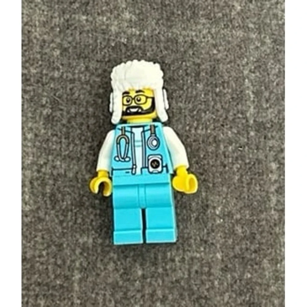 5‎ LEGO minifigures from the City Arctic Explorer Ship
